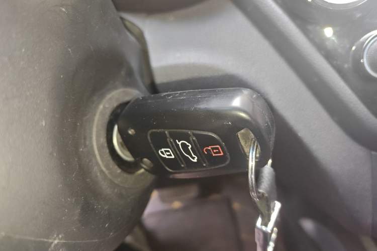 Used Kia K2 2015 Sedan 1.4L Automatic GLS Vehicle Key