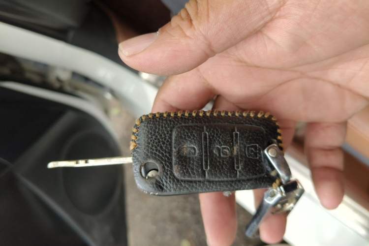 Used Kia K2 2015 Sedan 1.4L MT GLS Vehicle Key