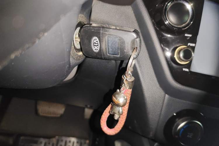 Used Kia K2 2015 Sedan 1.4L Automatic GLS Vehicle Key