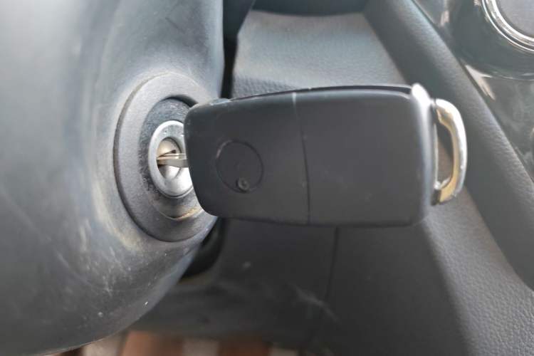 Used Kia K2 2015 Sedan 1.4L MT GLS Vehicle Key