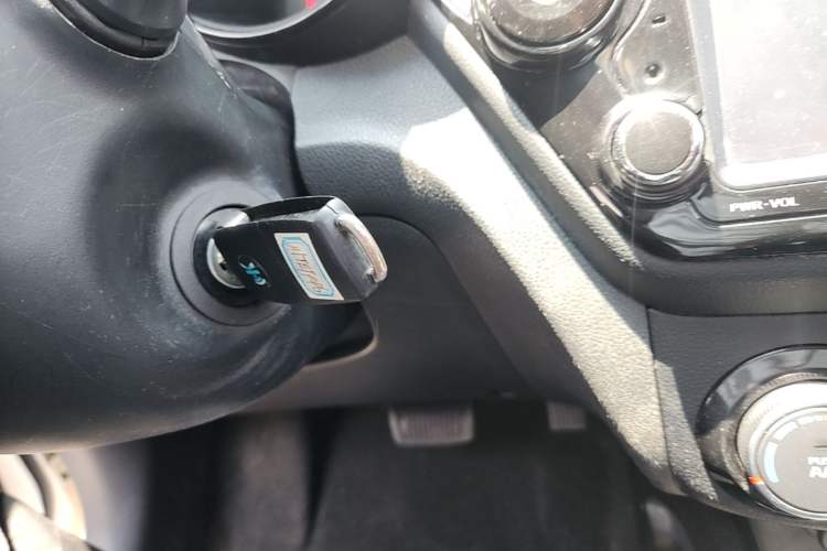 Used Kia K2 2015 Sedan 1.4L Automatic GLS Vehicle Key