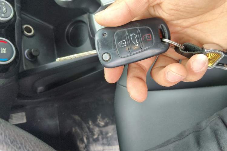 Used Kia K2 2015 Sedan 1.4L Automatic GLS Vehicle Key