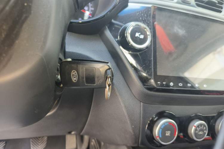 Used Kia K2 2015 Sedan 1.4L MT GLS Vehicle Key