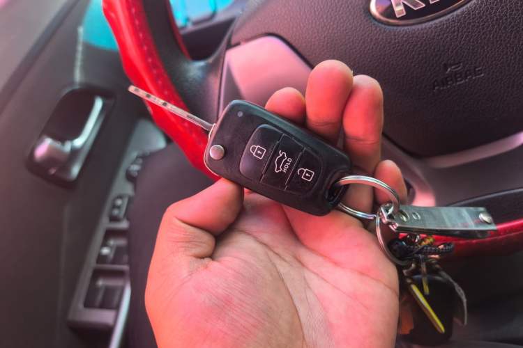 Used Kia K2 2015 Sedan 1.4L Manual Transmission GL Vehicle Key