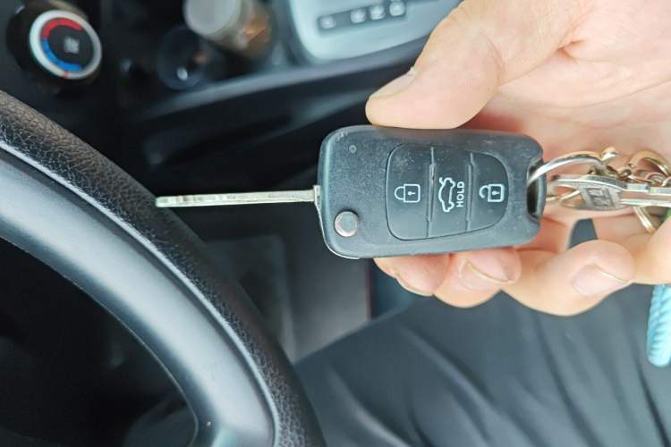 Used Kia K2 2015 Sedan 1.4L Automatic GLS Vehicle Key