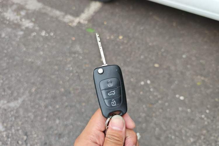 Used Kia K2 2015 Sedan 1.4L MT GLS Vehicle Key