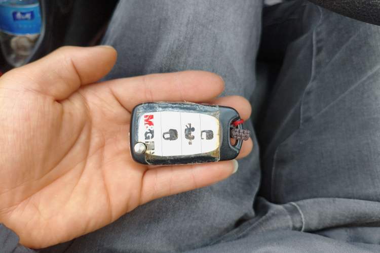 Used Kia K2 2015 Sedan 1.4L MT GLS Vehicle Key