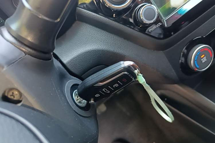 Used Kia K2 2015 Sedan 1.4L MT GLS Vehicle Key