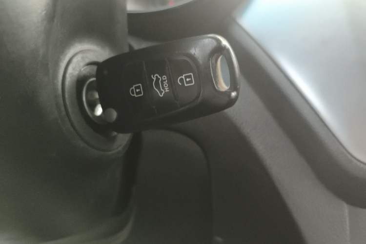 Used Kia K2 2015 Sedan 1.4L MT GLS Vehicle Key