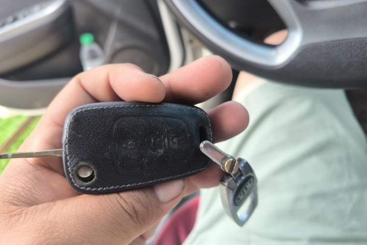 Used Kia K2 2015 Sedan 1.4L MT GLS Vehicle Key