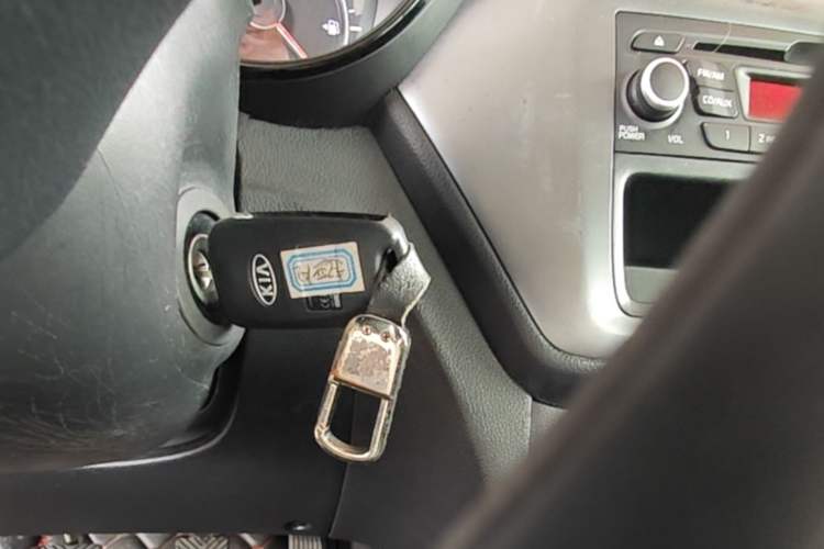 Used Kia K2 2015 Sedan 1.4L MT GLS Vehicle Key