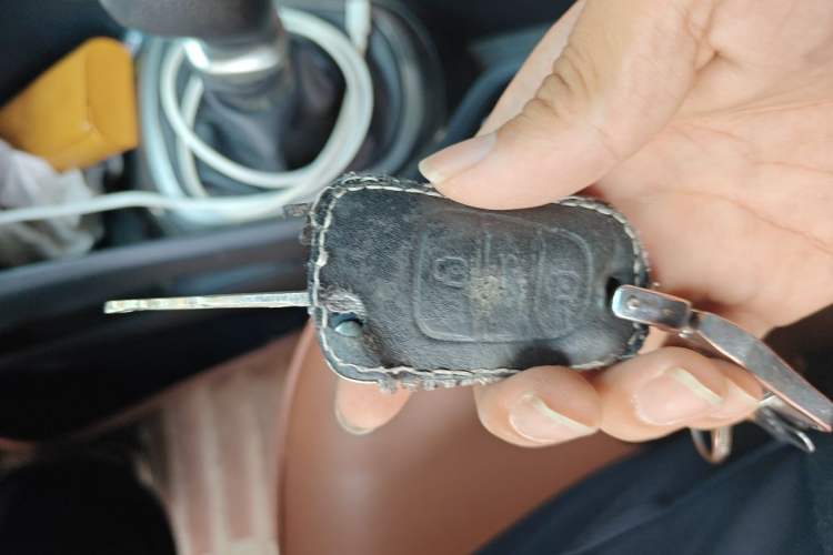 Used Kia K2 2015 Sedan 1.4L MT GLS Vehicle Key