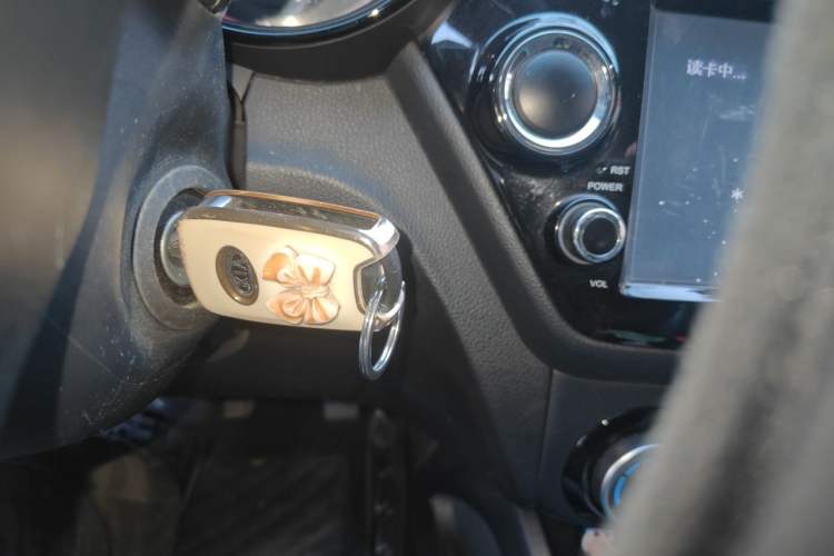 Used Kia K2 2015 Sedan 1.4L Automatic GLS Vehicle Key