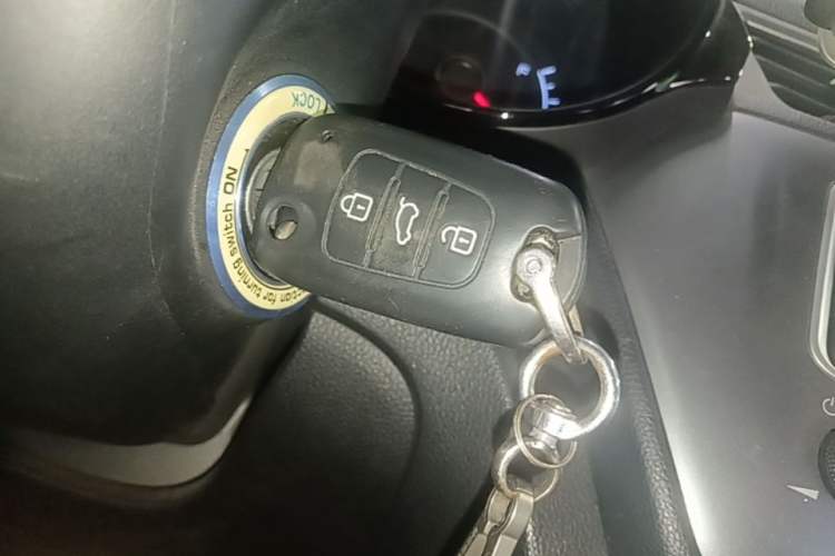 Used Kia K2 2015 Sedan 1.4L Automatic GLS Vehicle Key