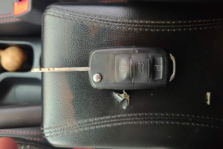 Used Kia K2 2015 Sedan 1.4L MT GLS Vehicle Key