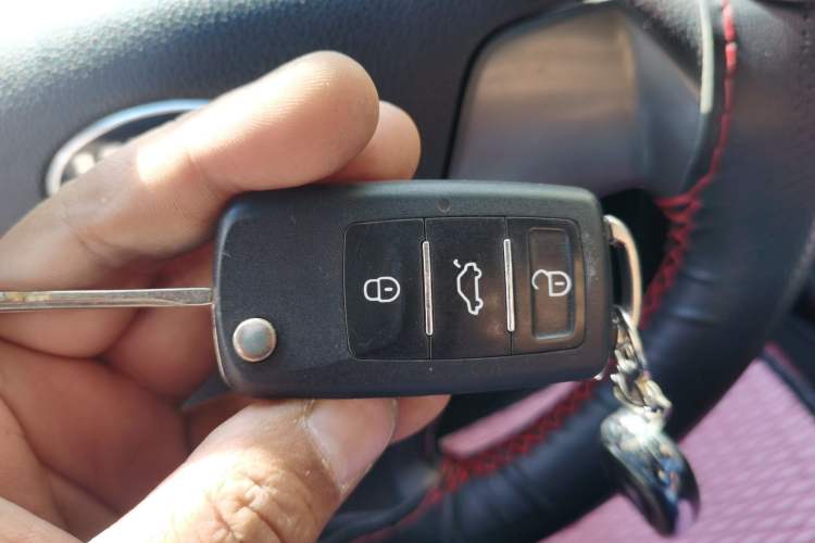 Used Kia K2 2015 Sedan 1.4L MT GLS Vehicle Key