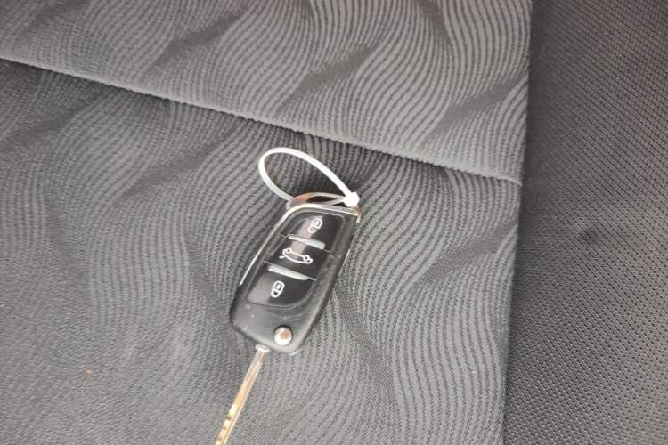 Used Kia K2 2015 Sedan 1.4L Automatic GLS Vehicle Key