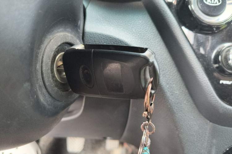 Used Kia K2 2015 Sedan 1.4L MT GLS Vehicle Key