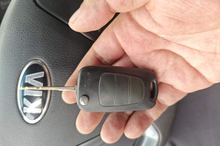 Used Kia K2 2015 Sedan 1.4L MT GLS Vehicle Key