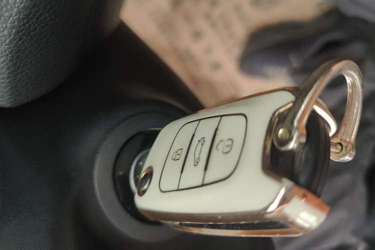 Used Kia K2 2015 Sedan 1.4L Automatic GLS Vehicle Key