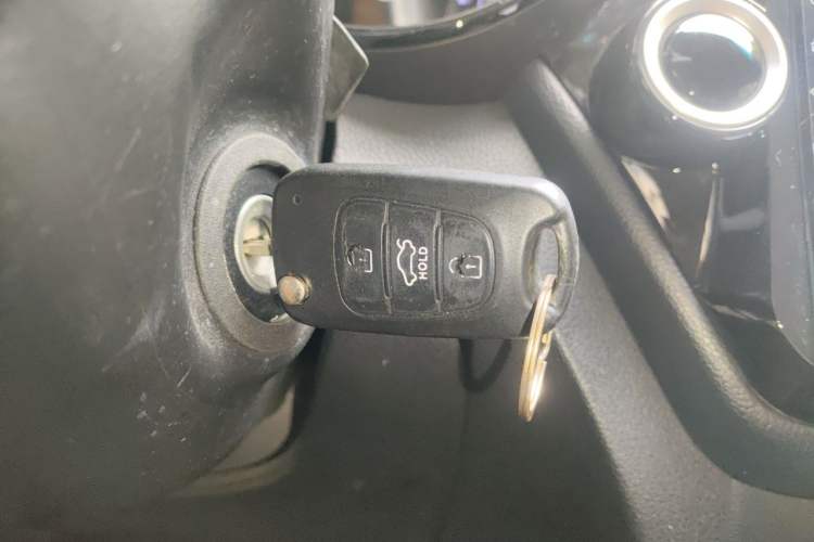 Used Kia K2 2015 Sedan 1.4L MT GLS Vehicle Key