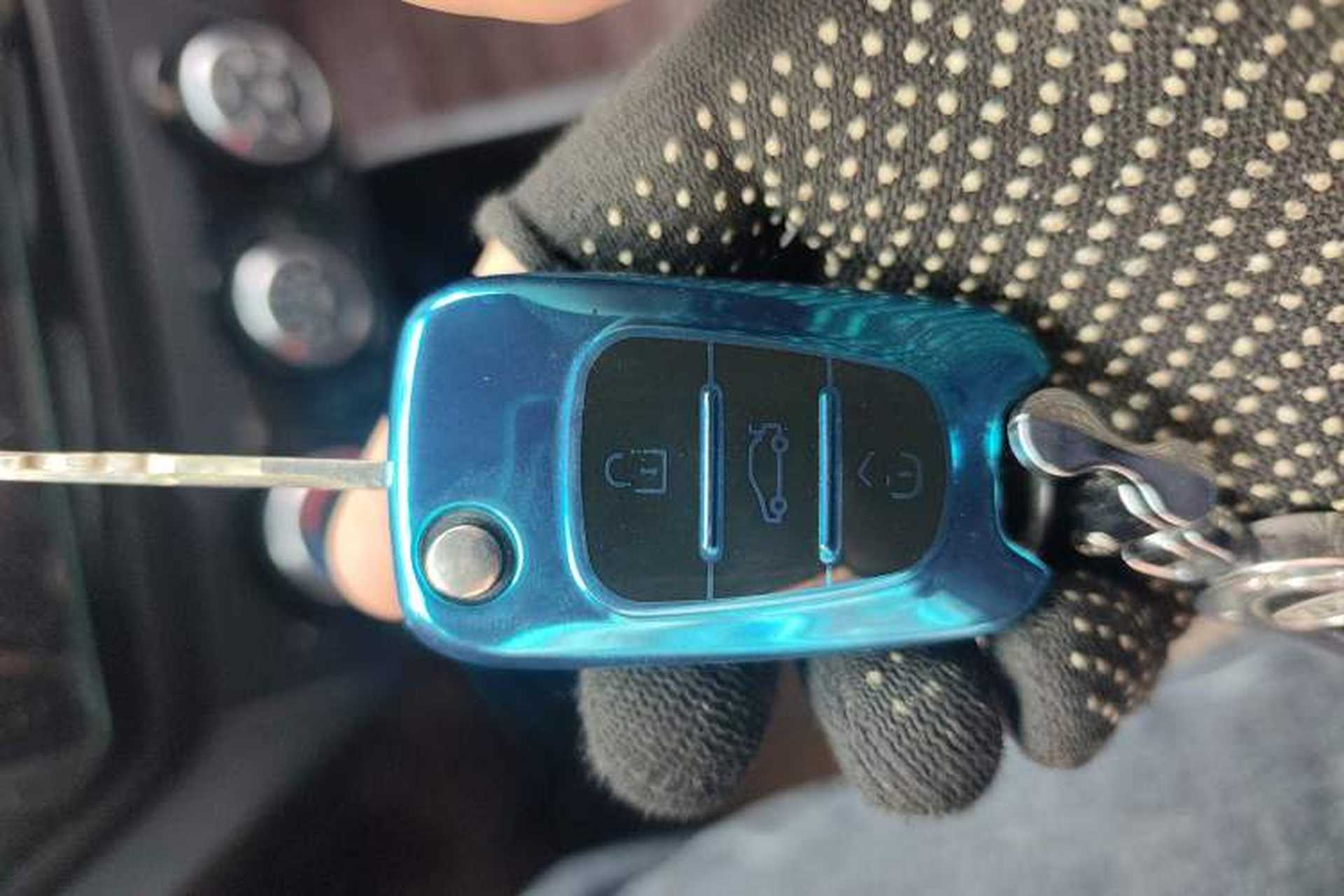 Used Kia K2 2015 Sedan 1.4L MT GLS Vehicle Key