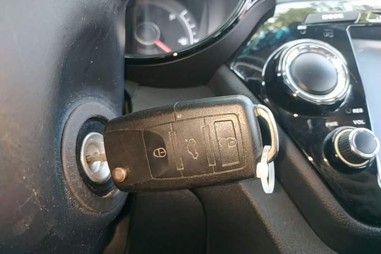 Used Kia K2 2015 Sedan 1.4L Automatic GLS Vehicle Key