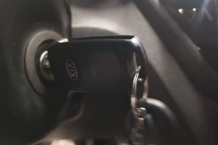 Used Kia K2 2015 Hatchback 1.4L AT GLS Cool Edition Vehicle Key