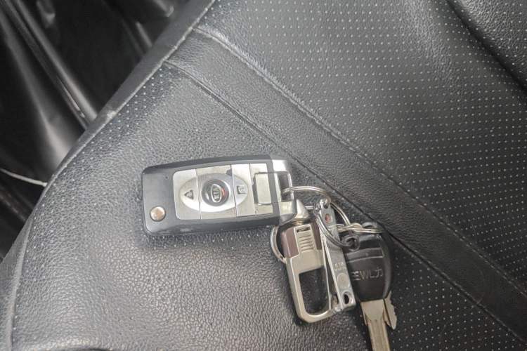 Used Kia K2 2015 Sedan 1.4L MT GLS Vehicle Key