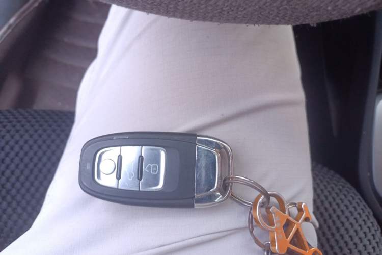 Used Kia K2 2015 Sedan 1.4L Automatic GLS Vehicle Key