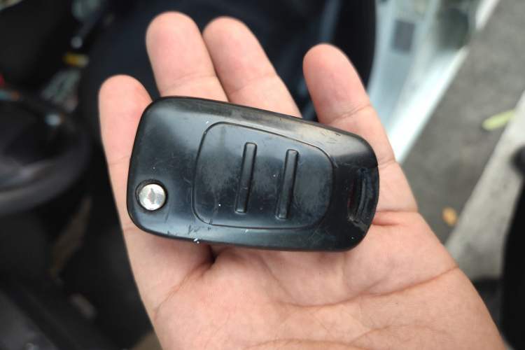 Used Kia K2 2015 Sedan 1.4L Automatic GLS Vehicle Key