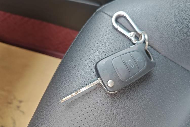 Used Kia K2 2015 Sedan 1.4L Automatic GLS Vehicle Key