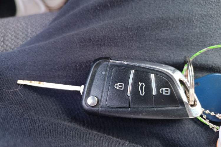 Used Kia K2 2015 Sedan 1.4L Automatic GLS Vehicle Key