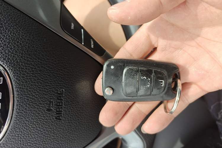 Used Kia K2 2015 Sedan 1.4L MT GLS Vehicle Key