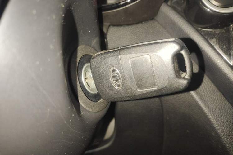 Used Kia K2 2015 Sedan 1.4L MT GLS Vehicle Key