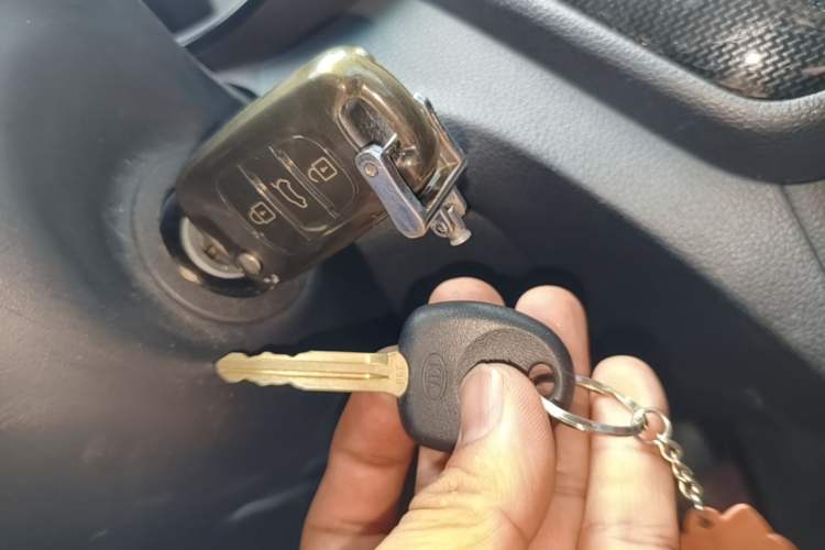 Used Kia K2 2015 Hatchback 1.4L AT GLS Cool Edition Vehicle Key