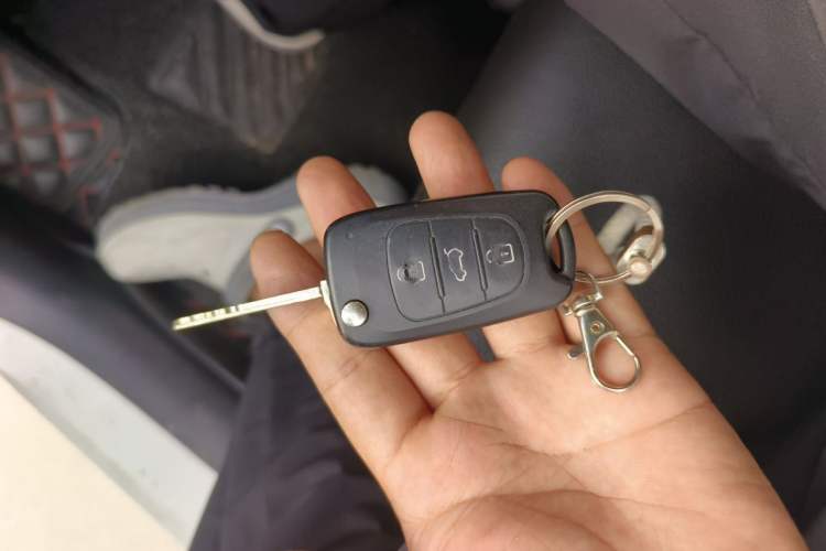 Used Kia K2 2015 Sedan 1.4L Automatic GLS Vehicle Key
