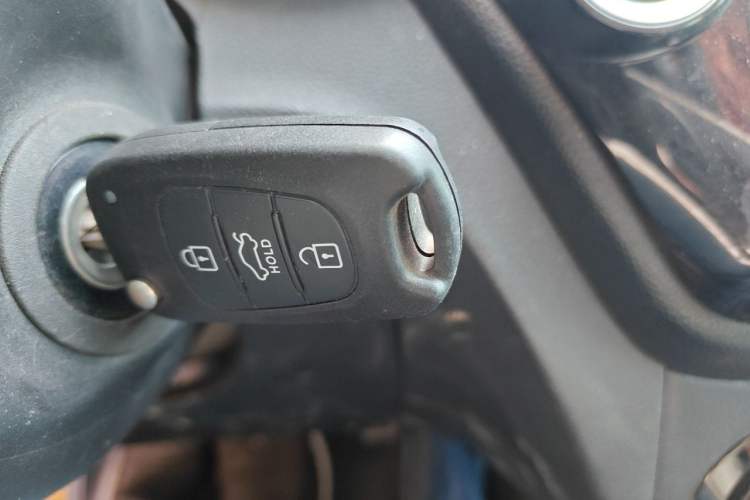 Used Kia K2 2015 Sedan 1.4L MT GLS Vehicle Key