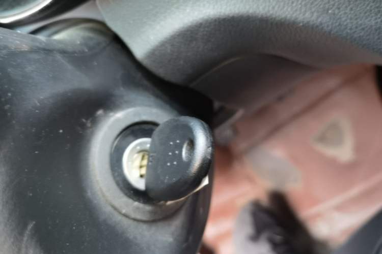 Used Kia K2 2015 Sedan 1.4L MT GLS Vehicle Key
