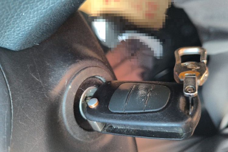 Used Kia K2 2015 Sedan 1.4L MT GLS Vehicle Key