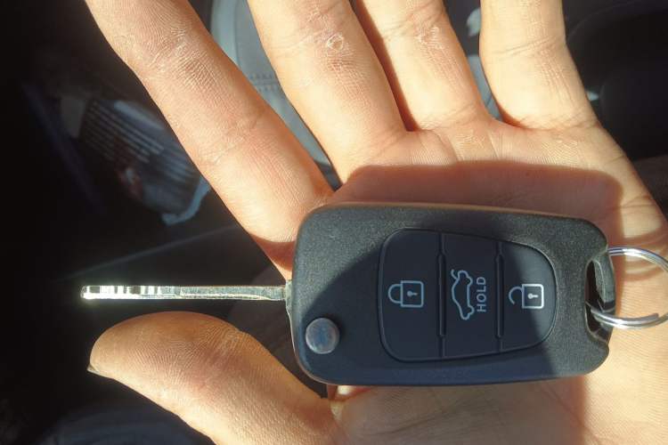 Used Kia K2 2015 Sedan 1.4L MT GLS Vehicle Key