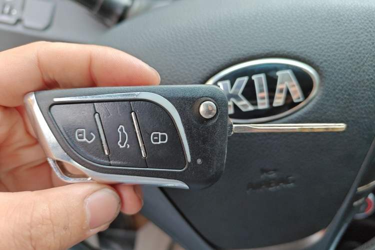 Used Kia K2 2015 Sedan 1.4L MT GLS Vehicle Key