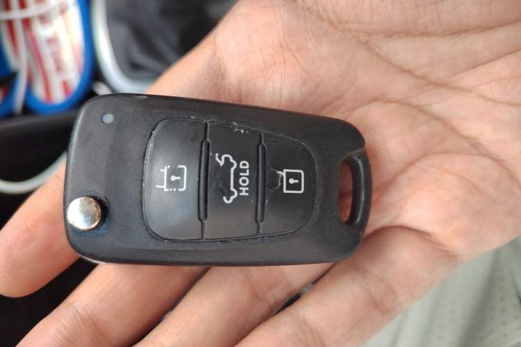 Used Kia K2 2015 Sedan 1.4L MT GLS Vehicle Key
