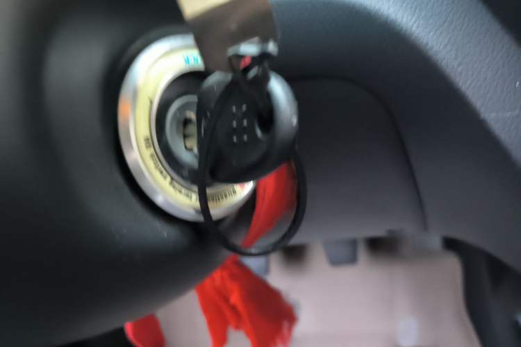 Used Kia K2 2015 Sedan 1.4L MT GLS Vehicle Key