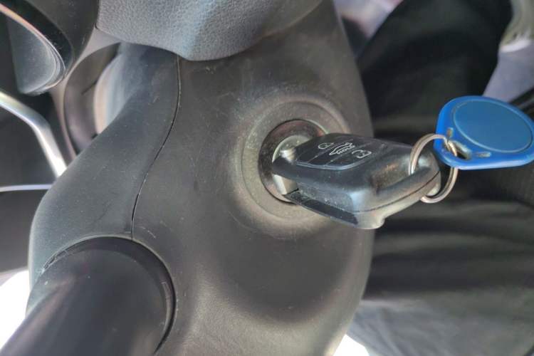 Used Kia K2 2015 Sedan 1.4L MT GLS Vehicle Key