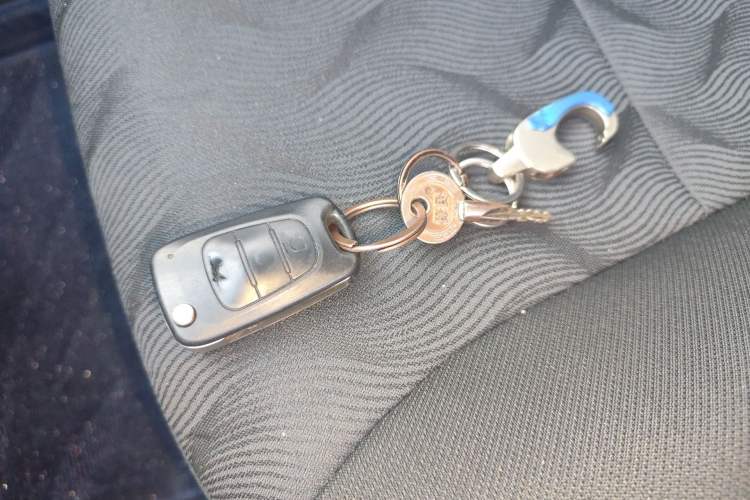 Used Kia K2 2015 Sedan 1.4L MT GLS Vehicle Key