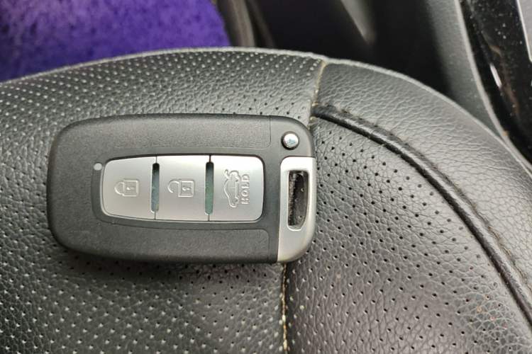 Used Kia K2 2015 Sedan 1.6L Automatic Transmission Premium Vehicle Key