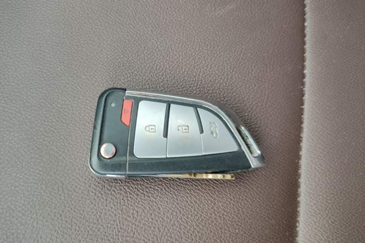 Used Kia K2 2015 Sedan 1.4L MT GLS Vehicle Key