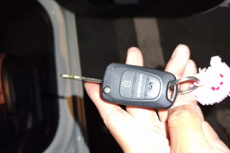 Used Kia K2 2015 Hatchback 1.4L AT GLS Cool Edition Vehicle Key
