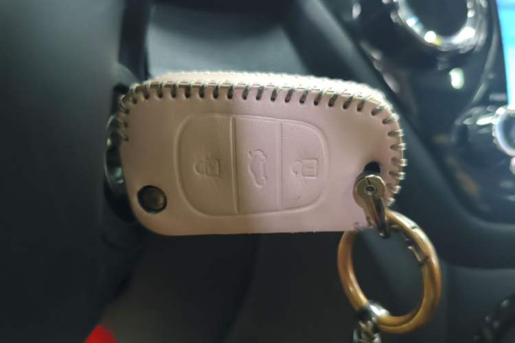 Used Kia K2 2015 Hatchback 1.4L AT GLS Cool Edition Vehicle Key